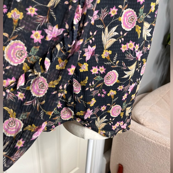 Loft dark Florals Ruffle Sleeve Blouse size SP - Picture 6 of 7